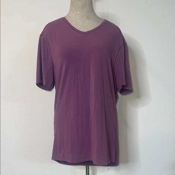 Lululemon V-Neck Tee - Picture 1 of 4